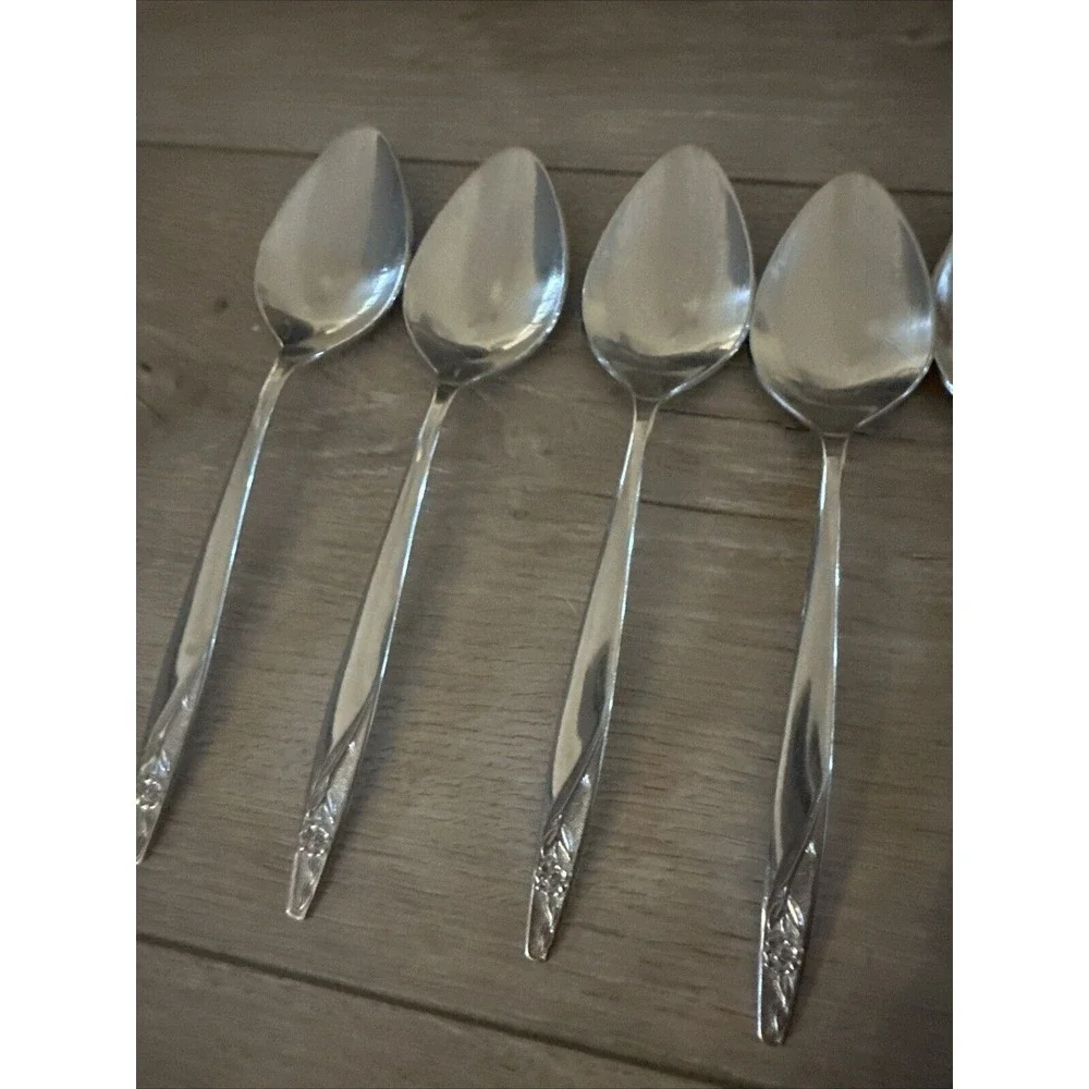 7 PCs‎ International Silver INS88  Place Oval Soup Spoon